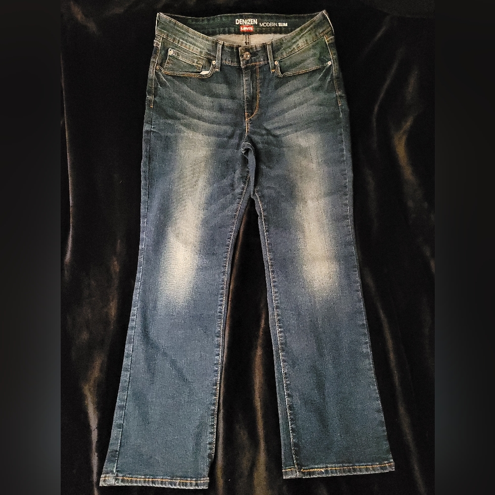 EUC Levi's Denizen Modern Slim Stretch Faded Size 10 W30/L30